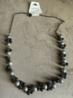 Fashion Jewelry Silver and Black Cluster Bead Necklace